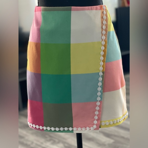 crown & ivy Dresses & Skirts - Crown & Ivy Multicolor Plaid stretchy skort